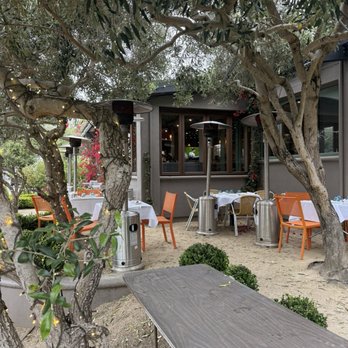 Pasta Moon - Outdoor area. Heated. - Italian Near Me - Half Moon Bay, California