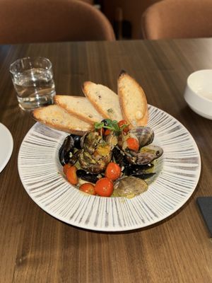 Frolik Kitchen + Cocktails by null Frolik Kitchen + Cocktails by null