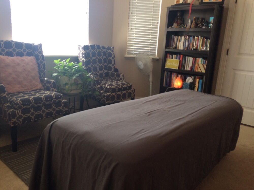VS Massage & Yoga Logo