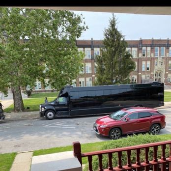 M & M Limousine and Bus Services - Reservation was at 1:30 driver for there 2:21pm. She was going opposite way & than was involve in a Car accident. - Limos Near Me - Des Plaines, Illinois M & M Limousine and Bus Services - Reservation was at 1:30 driver for there 2:21pm. She was going opposite way & than was involve in a Car accident. - Limos Near Me - Des Plaines, Illinois