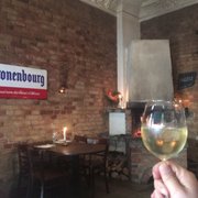 Foto zu La Raclette - Berlin, Deutschland. La Raclette, XBerg. Der Wein wurde dann schnellgekühlt... Bitte warten