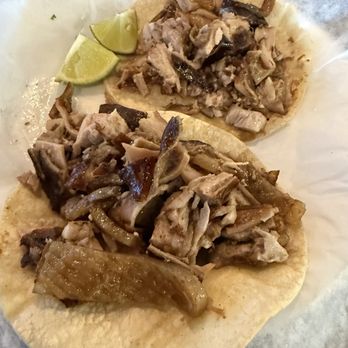 Carnitas El Momo - carnitas tacos plain - Tacos Near Me - Monterey Park, California Carnitas El Momo - carnitas tacos plain - Tacos Near Me - Monterey Park, California