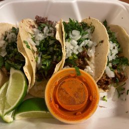 Lengua, cabeza, birria and campechanos