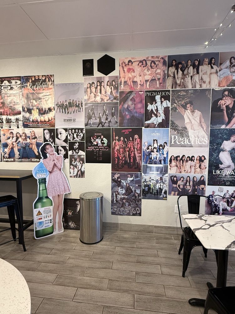 Black Pearl Boba & Tea Logo