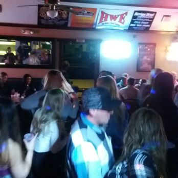 Pour House - Bars Near Me - Bakersfield, California