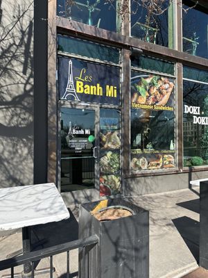 Les Banh Mi by null