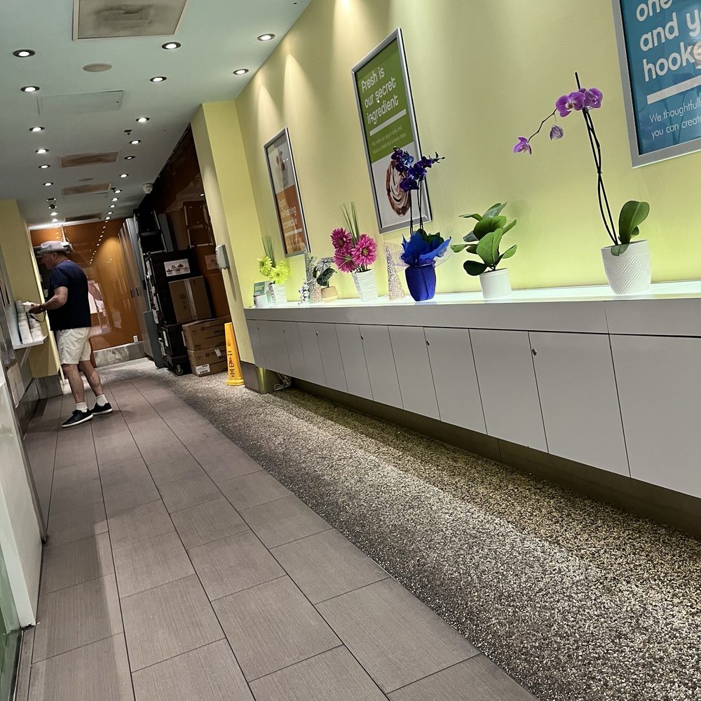Pinkberry - Long hallway - Ice Cream & Frozen Yogurt Near Me - Burbank, California