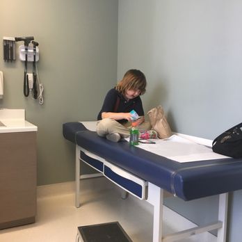 Neuroscience Center - Patient room at CHOC Neuroscience Center. - Hospitals Near Me - Orange, California