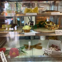 Poppy's Cafe - Cabinet food