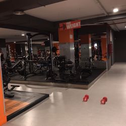 Basic-Fit Madrid Goya - Zona "Free weight"