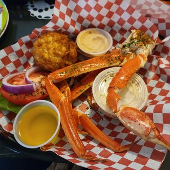QC Express  - Jumbo Lump Crab  Cake and Snow Crab Legs - Food Trucks Near Me - Hobe Sound , Florida