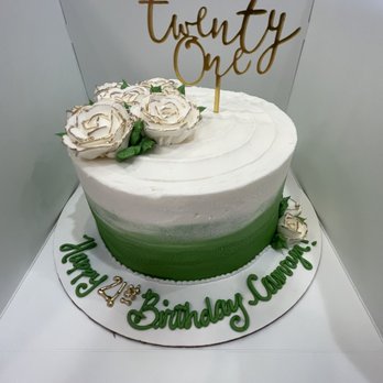 Smallcakes - Amazing custom cake order. Vanilla cake. Buttercream. - Cupcakes Near Me - Chesterfield, Missouri Smallcakes - Amazing custom cake order. Vanilla cake. Buttercream. - Cupcakes Near Me - Chesterfield, Missouri