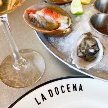 Oyster Grill de La Docena - Oysters, wine, and chocolate clams - Seafood Near Me - Puerto Vallarta, JAL Oyster Grill de La Docena - Oysters, wine, and chocolate clams - Seafood Near Me - Puerto Vallarta, JAL