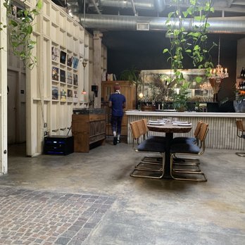 Grá - Interior/bar area - Pizza Near Me - Los Angeles, California Grá - Interior/bar area - Pizza Near Me - Los Angeles, California