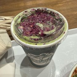 Tommy Café - Strawberry bloom matcha
