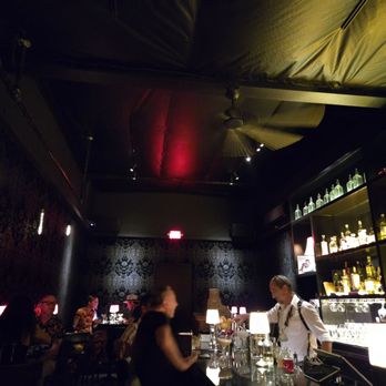 The Evening Citizen - Velet wallpaper - Cocktail Bars Near Me - Palm Springs, California The Evening Citizen - Velet wallpaper - Cocktail Bars Near Me - Palm Springs, California