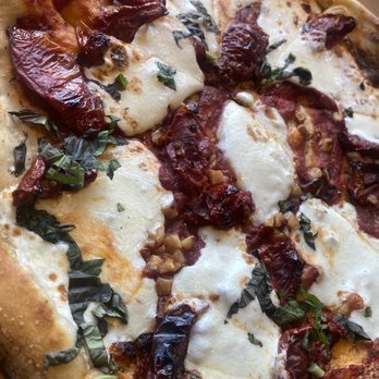 Yard House - Margherita Pizza - Vegetarian Near Me - Gaithersburg, Maryland Yard House - Margherita Pizza - Vegetarian Near Me - Gaithersburg, Maryland