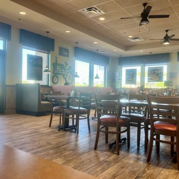 Farmer Boys - Other half of dining area - Breakfast & Brunch Near Me - Gilbert, Arizona