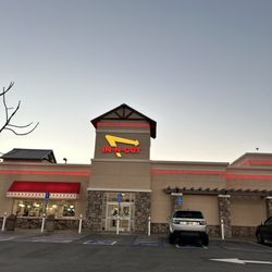 In-N-Out Burger - Front of store