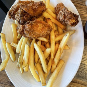 Simply Soulful - Chicken Wing Dinner - Desserts Near Me - Seattle, Washington