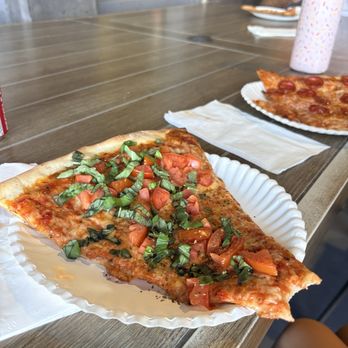 D'Amores Pizza - Margherita Pizza - Italian Near Me - Malibu, California D'Amores Pizza - Margherita Pizza - Italian Near Me - Malibu, California