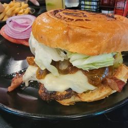 This chicken sandwich is an absolute 10/10.