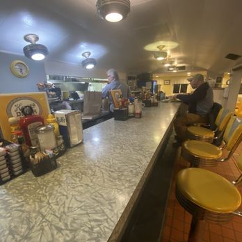 Henrys Diner - Counter service at Henry's Diner - Diners Near Me - Burlington, Vermont Henrys Diner - Counter service at Henry's Diner - Diners Near Me - Burlington, Vermont