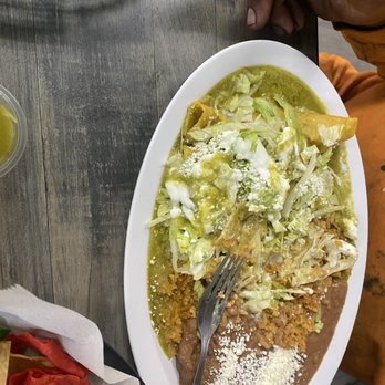 Iguana's Mexican Food - Enchiladas verdes de poyo - Mexican Near Me - Norwalk, California