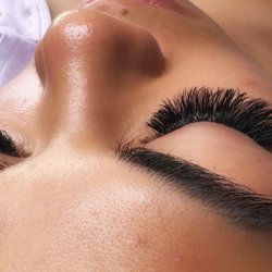 Andy's Lash Loft - D curl
8-14 volume