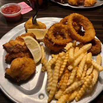 Q Bar & Grill - Cod, Fries and onion rings - Seafood Near Me - Phoenix, Arizona Q Bar & Grill - Cod, Fries and onion rings - Seafood Near Me - Phoenix, Arizona