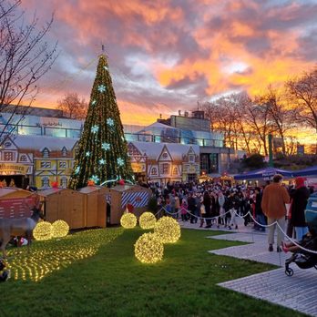 SEATTLE CHRISTMAS MARKET - Updated December 2024 - 130 Photos & 74
