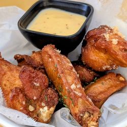 Pho Amor - Garlic chicken wings