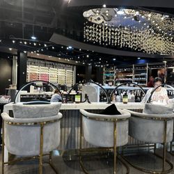 OMG! Nail Bar - Pretty, chic, warm lighting, and comfortable atmosphere.
