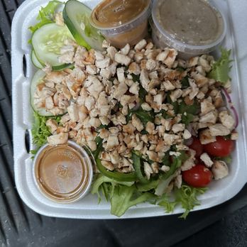 Caliente Pizza & Drafthouse - Chicken Salad - Pizza Near Me - Aspinwall, Pennsylvania