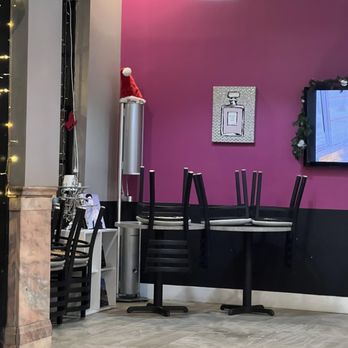 Le Macaron French Pastries - Tables you aren't allowed to use???? - Coffee & Tea Near Me - St. Augustine, Florida