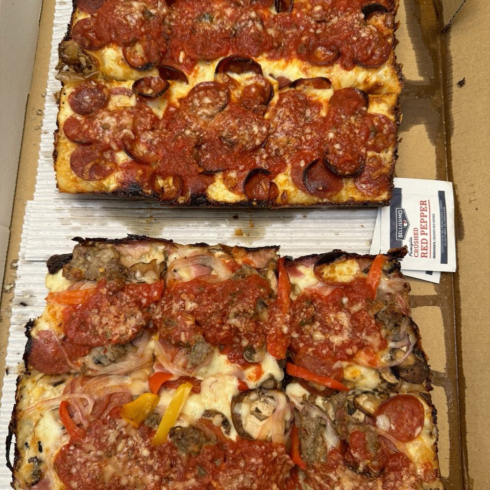 Quarantino's - Top:  MC5  Bottom:  Quarantino Deluxe - Pizza Near Me - Grand Rapids, Michigan