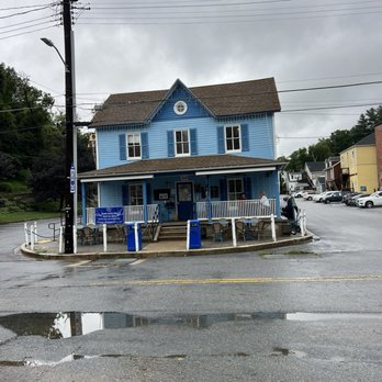 French Twist Cafe - Outside - Cafes Near Me - Sykesville, Maryland French Twist Cafe - Outside - Cafes Near Me - Sykesville, Maryland