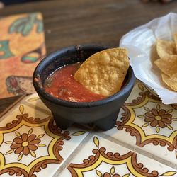 El Taconazo - Chips and salsa
