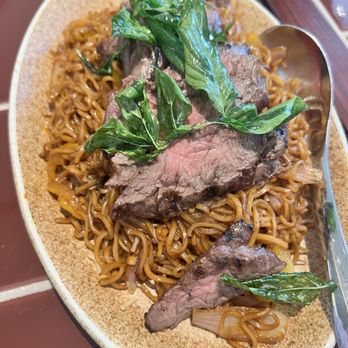 Dalah - Mama drunken noodles with beef - Thai Near Me - Pasadena, California