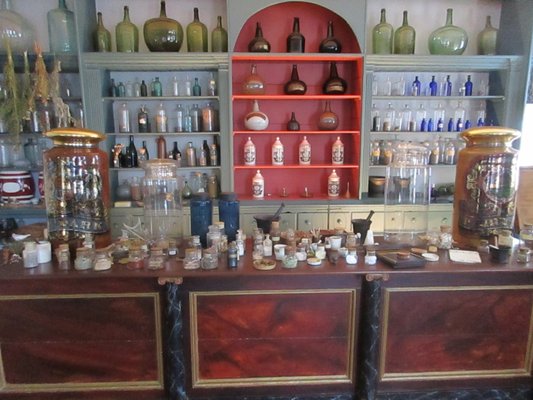 Hugh Mercer Apothecary Shop by null