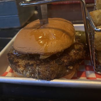 Earl's - Wonderful taste in the vegetarian burger made with sweet potatoes! - American Near Me - Winston-Salem, North Carolina