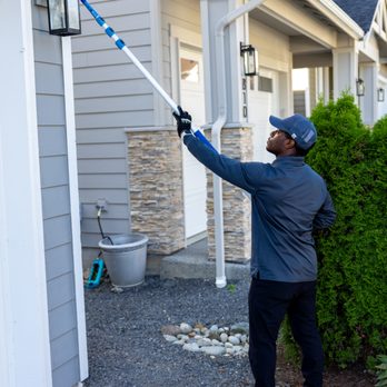 Snohomish Pest Control - Knocking down the major and active spider webs! - Pest Control Near Me - Snohomish, Washington