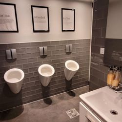 Cotidiano Gärtnerplatz - Herrentoilette