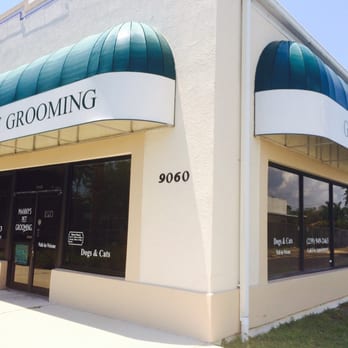 Manny's Pet Grooming - Store Front - Pet Groomers Near Me - Bonita Spring, Florida