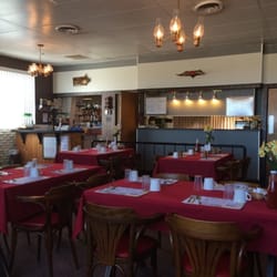 Beef and Barrel Restaurant - Small restaurant - very cozy.