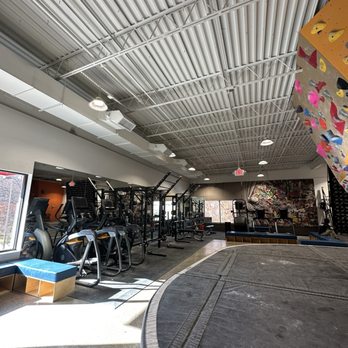 Vertical Rock Tysons Bouldering - Fitness Area - Rock Climbing Near Me - Tysons, Virginia