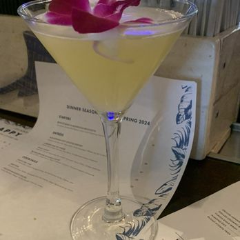 Tommy Bahama Restaurant & Bar - Pineapple Martini - Seafood Near Me - The Woodlands, Texas Tommy Bahama Restaurant & Bar - Pineapple Martini - Seafood Near Me - The Woodlands, Texas