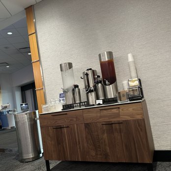 Delta Sky Club - Concourse T - Smaller beverage station - Airport Lounges Near Me - Atlanta, Georgia Delta Sky Club - Concourse T - Smaller beverage station - Airport Lounges Near Me - Atlanta, Georgia