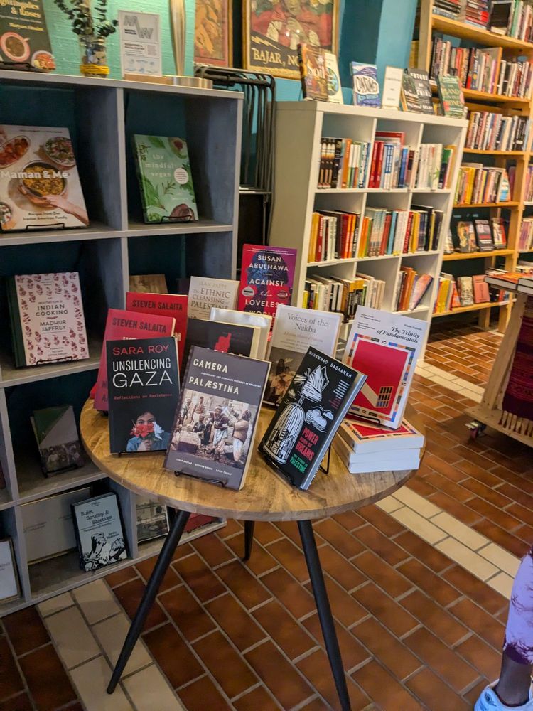 Making Worlds Cooperative Bookstore & Social Center