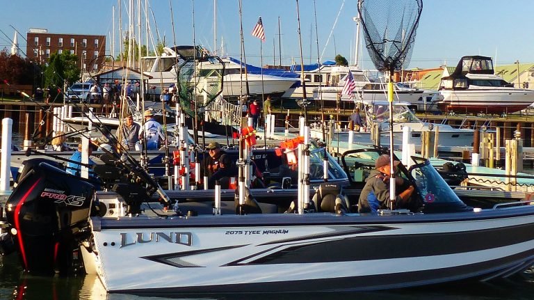 Crazy Tails Sportfishing Logo